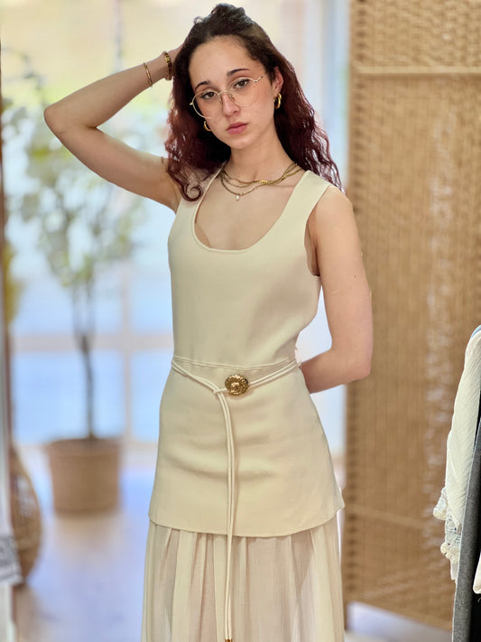 Vestido com sobreposição