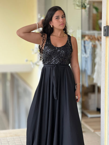 Vestido longo preto com lantejoulas