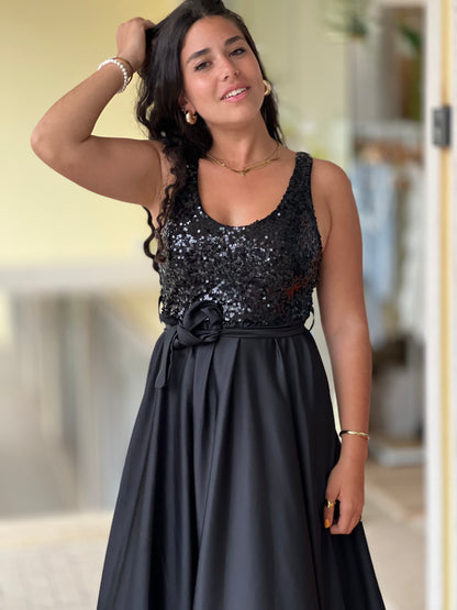 Vestido longo preto com lantejoulas