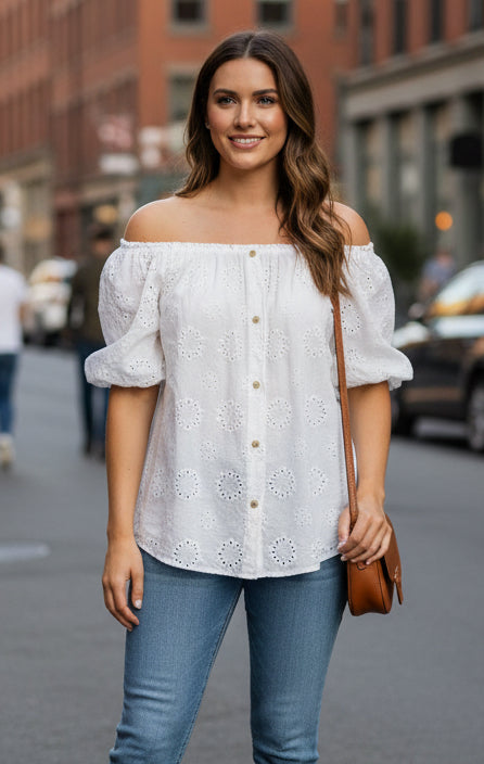 Blusa em bordado inglês com manga em balão