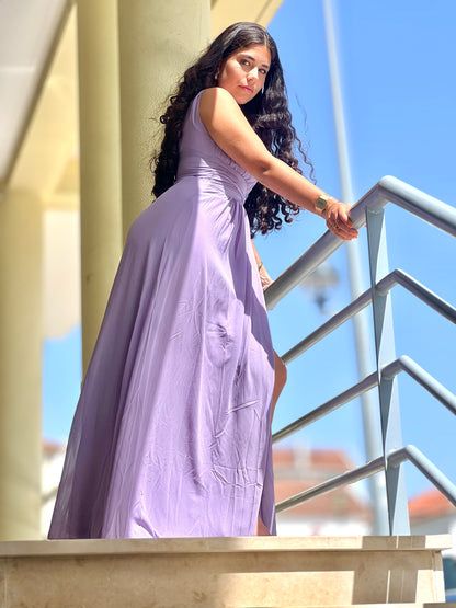Vestido Longo Plissado Elegância Romântica