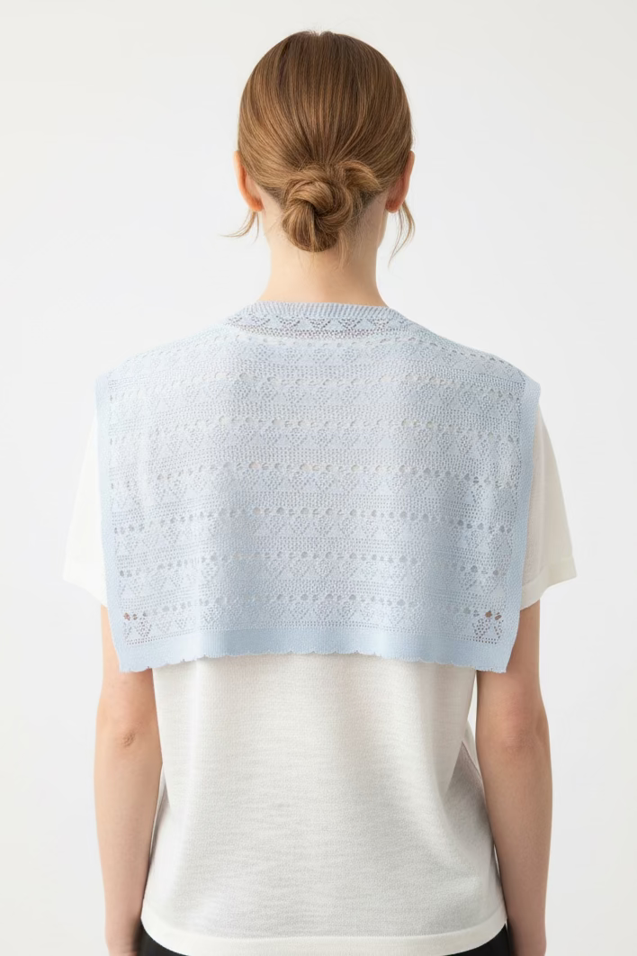 T-shirt com lenço